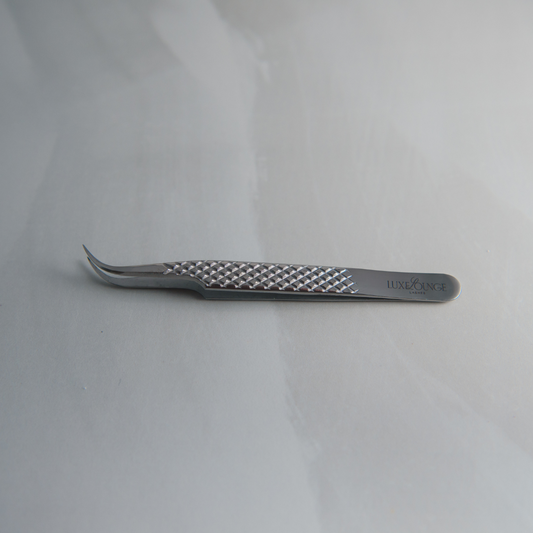 Curved Classic tweezer